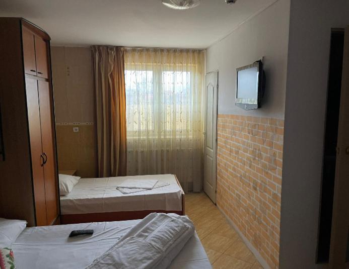 Cazare Ieftina Piatra Neamt Exterior photo